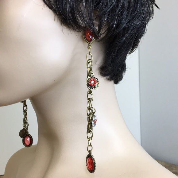 Antique Gold & Flower Dangle Earrings - Picture 4 of 8